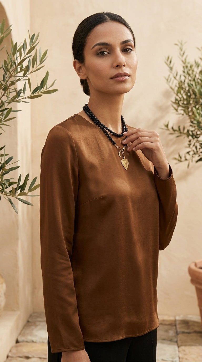قلادة نسائية طويلة معقودة بخرز حجر العقيق الأسود وقلادة على شكل قلب