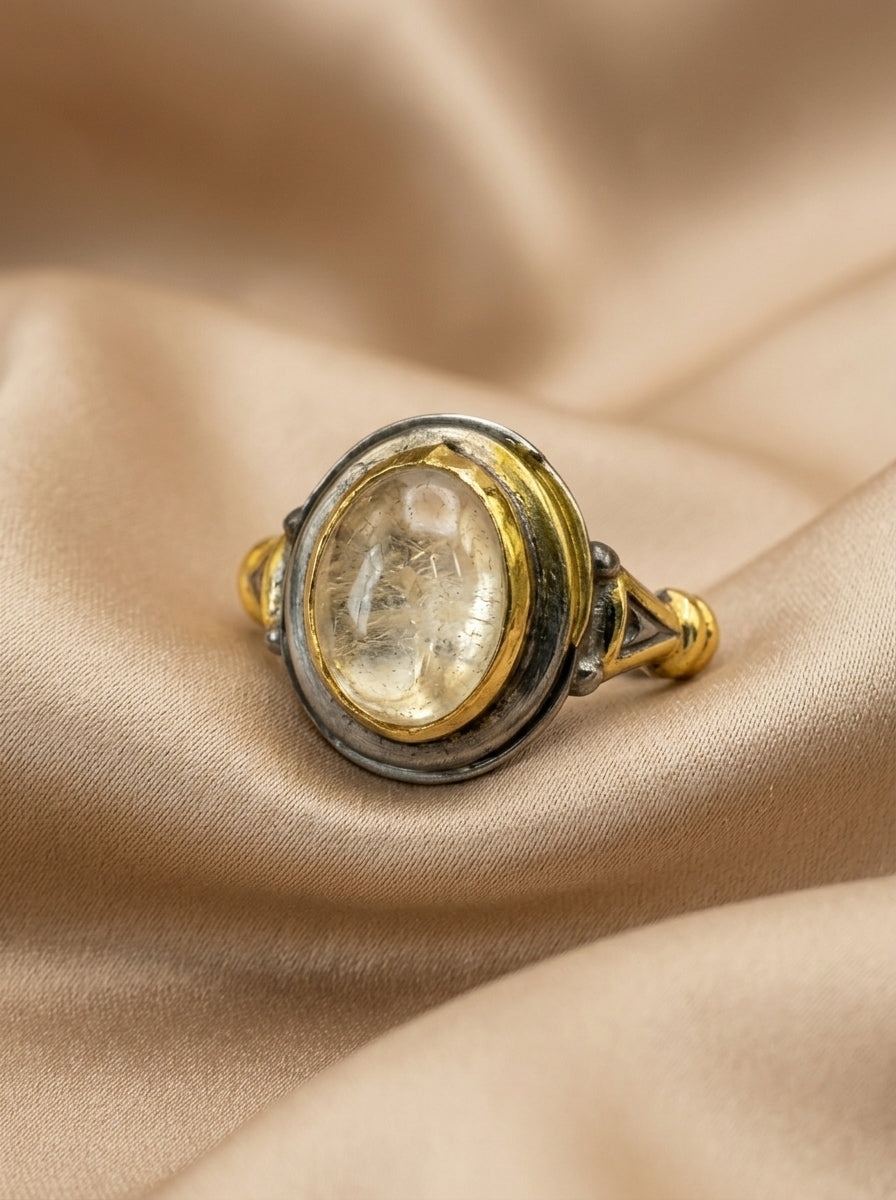 Antique-Style Two-Tone Oval Gemstone Ring