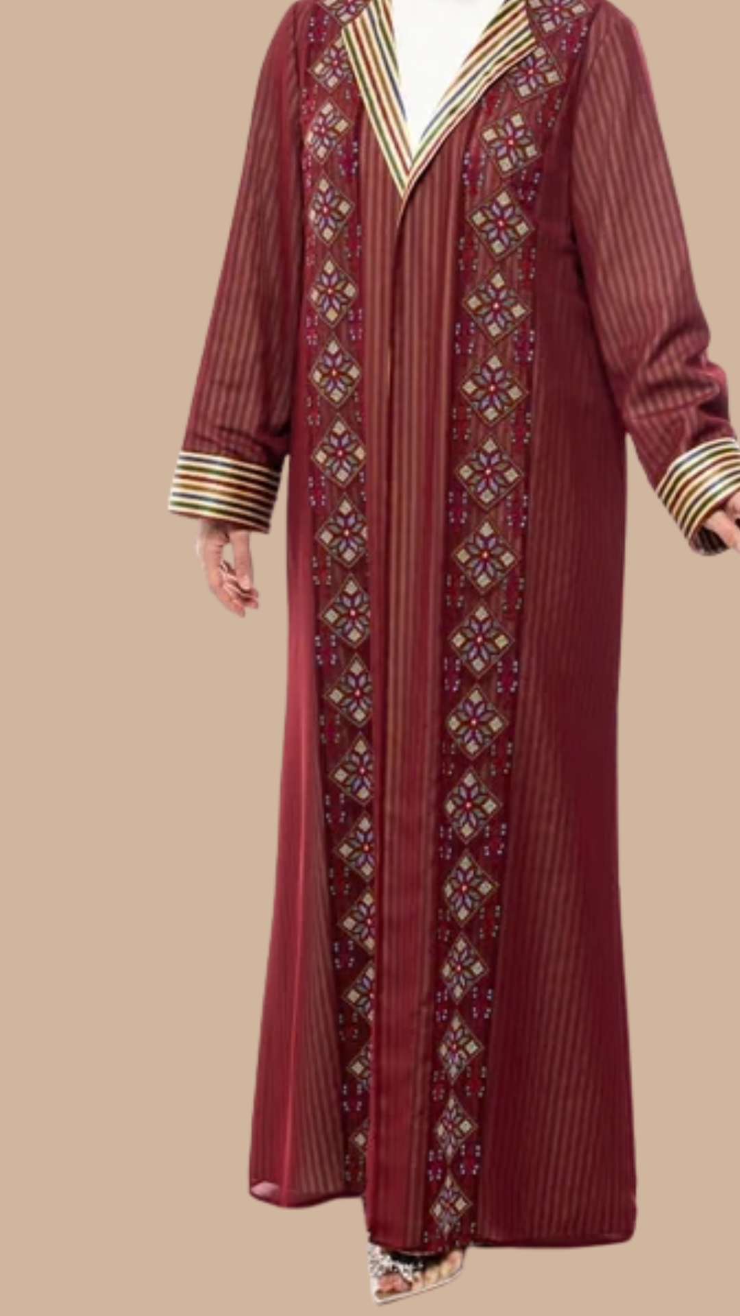 عباية مطرزة يدويًا