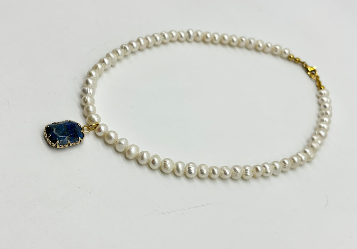 Women's Cultivated Pearl Beaded Choker with Lapis Lazuli Pendant