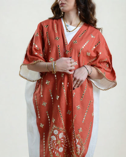 عباية كيمونو مطرزة بالطين