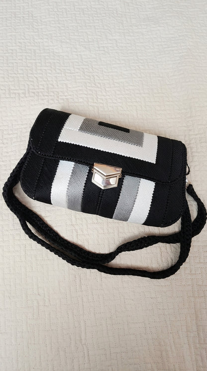 حقيبة يد مصنوعة يدويًا – Khoyot bags