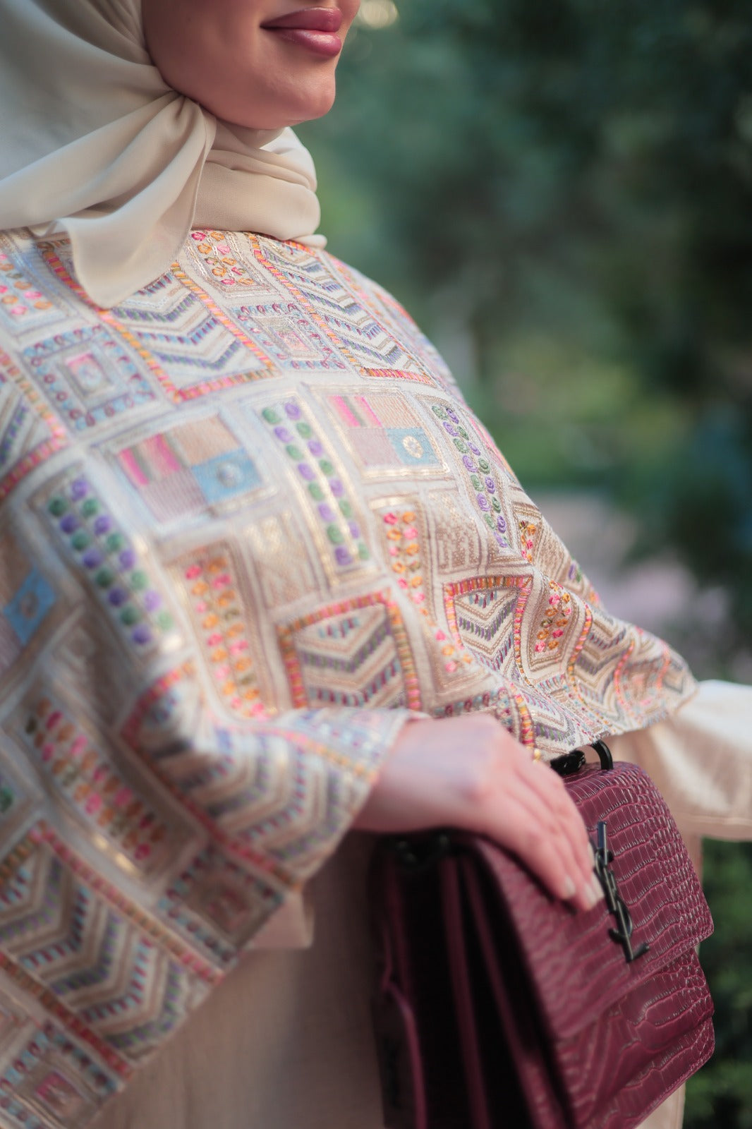 Signature Geometric Beige Abaya