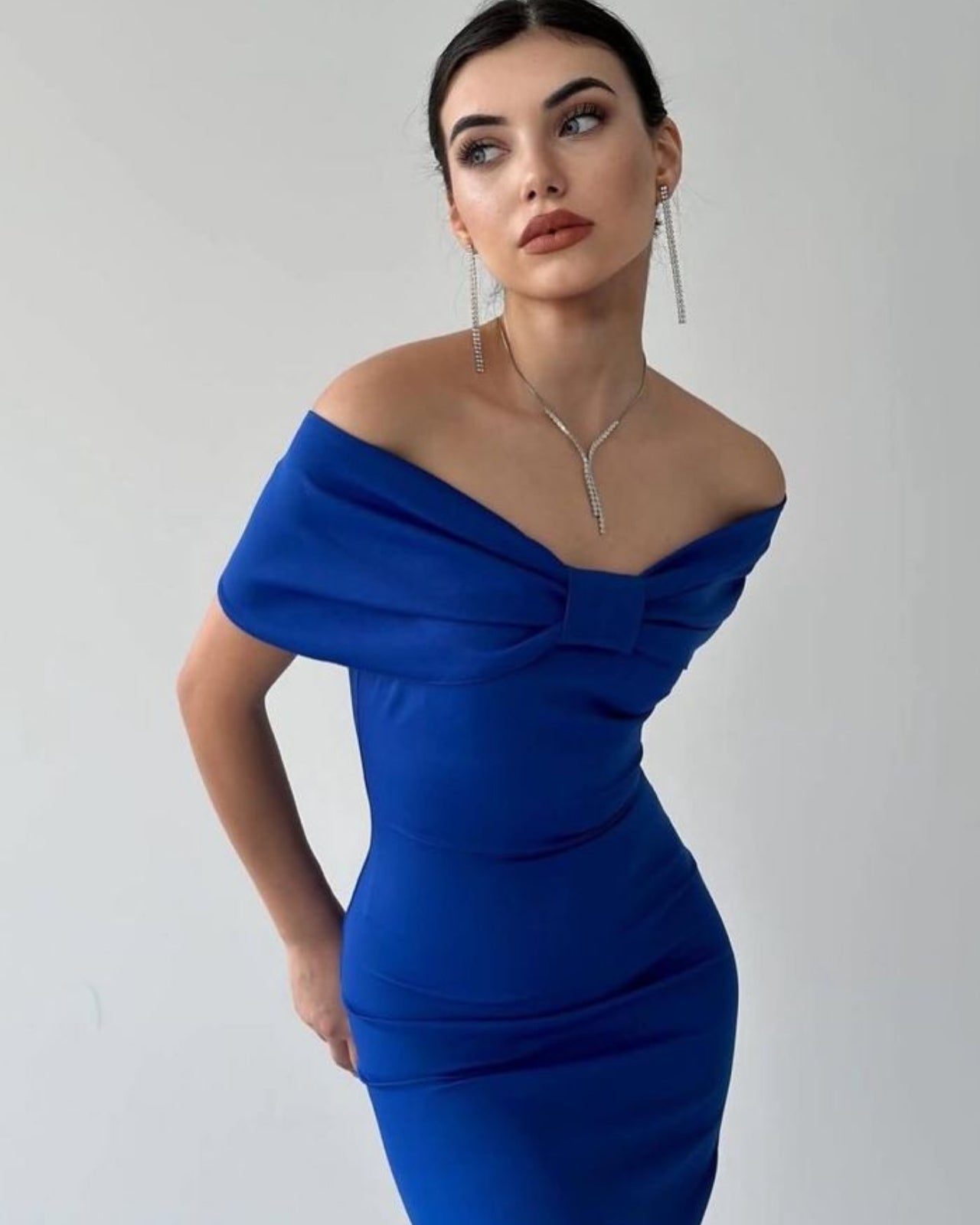 Glam Royal Bow Midi Dress – Electric Blue