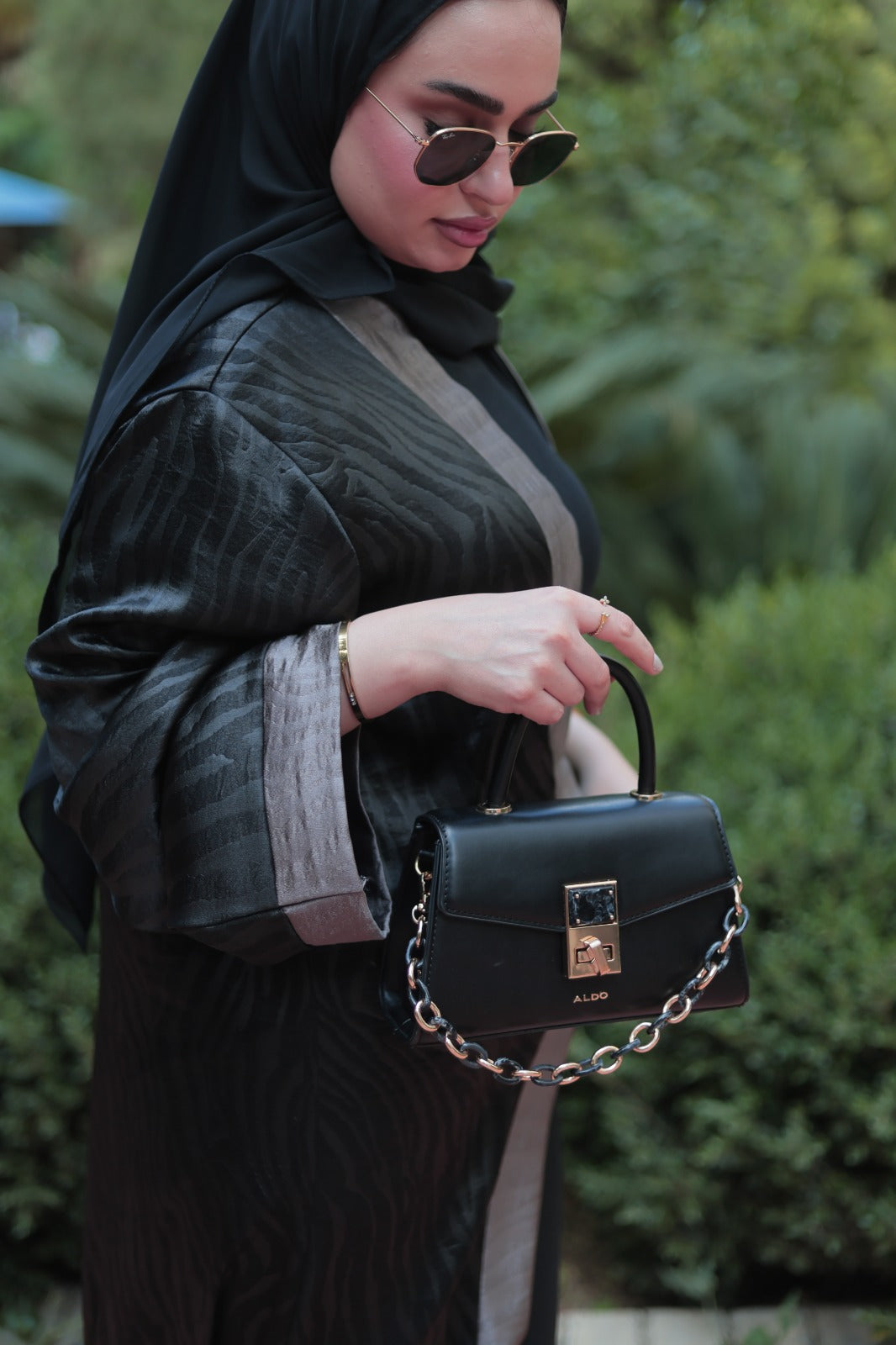 Black Contrast Trim Open Abaya