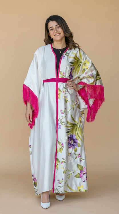 عباية مزينة بالزهور