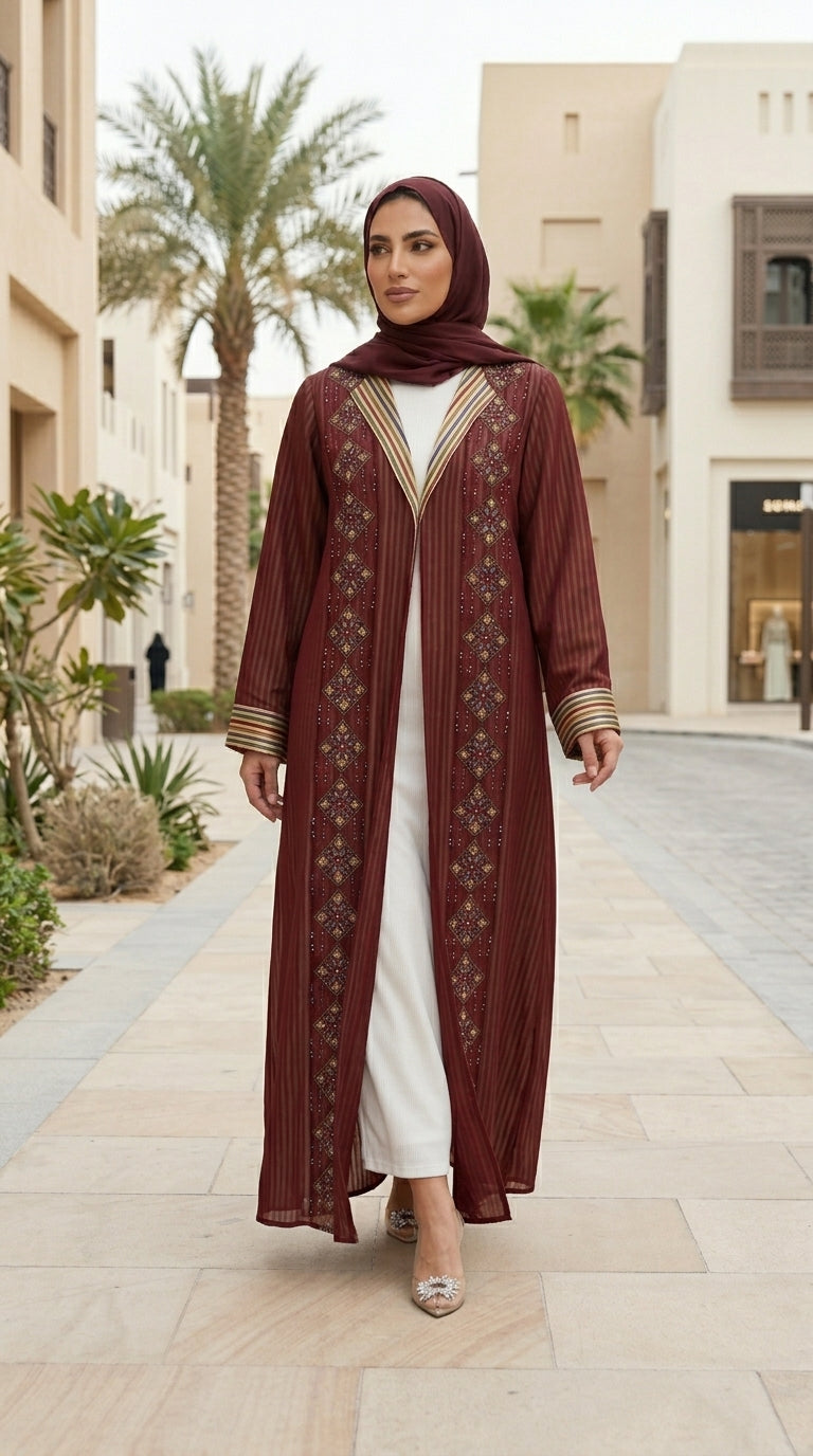 عباية مطرزة يدويًا