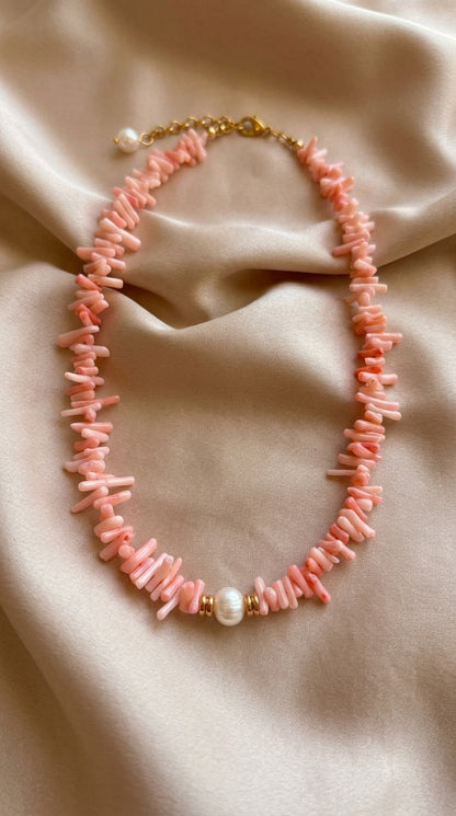 Women’s Necklace with Pink Coral beads