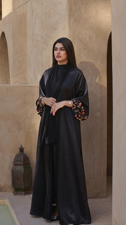 عباية بأكمام مميزة