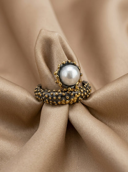 Elegant Pearl Caviar Statement Ring