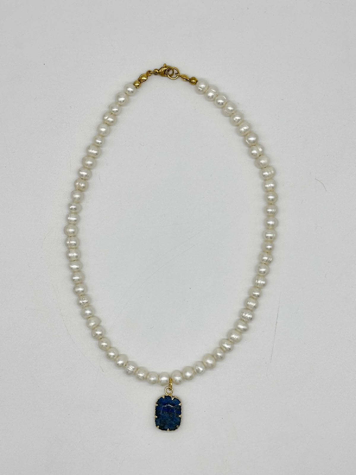 Women's Cultivated Pearl Beaded Choker with Lapis Lazuli Pendant