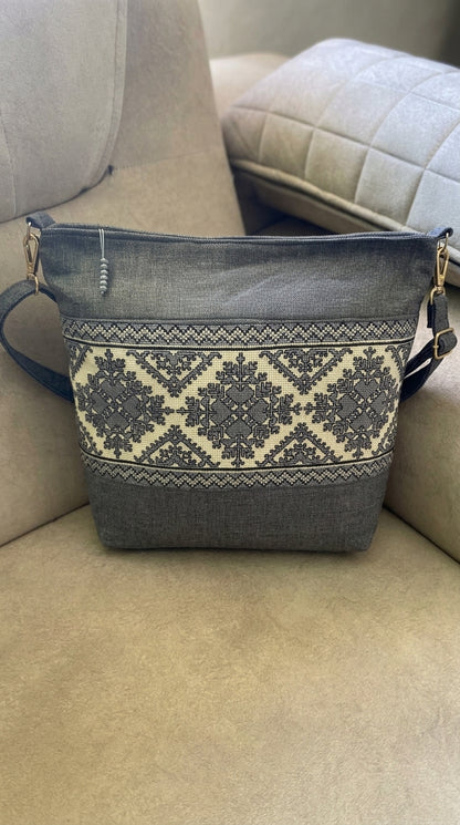 Yara Design – Grey Diamond Hand-Embroidered Crossbody Bag